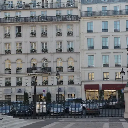 Des Grands Hommes Parigi