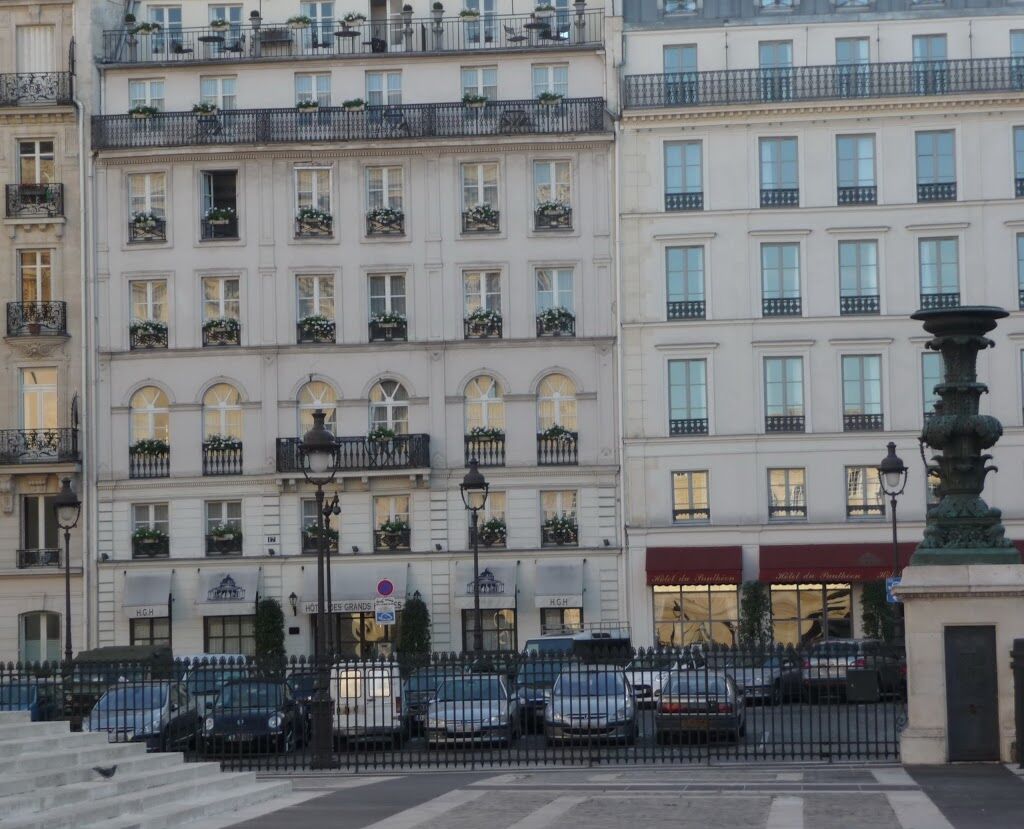 Des Grands Hommes Parigi